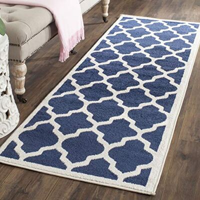 SAFAVIEH Tapis géométrique pour Salon, Salle à manger, Chambre à coucher Amherst Collection, Tapis à poil court, Marine et beige, 69 X 213 cm - Publicité SAFAVIEH Tapis géométrique pour Salon, Salle à manger, Chambre à coucher Amherst Collection, Tapis à poil court, Marine et beige, 69 X 213 cm - Publicité