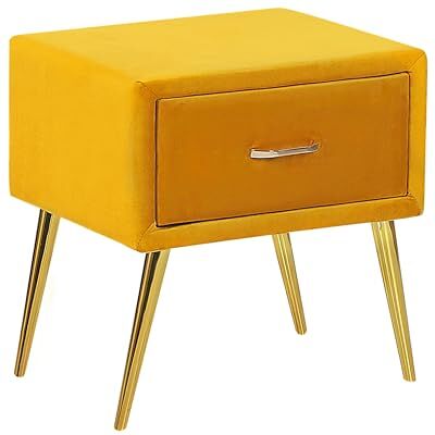 Beliani Table de Chevet Tapissé en Velours Jaune avec Tiroir et Pieds Obliques en Métal Doré Idéale pour Chambre Minimaliste et Glamour - Publicité Beliani Table de Chevet Tapissé en Velours Jaune avec Tiroir et Pieds Obliques en Métal Doré Idéale pour Chambre Minimaliste et Glamour - Publicité