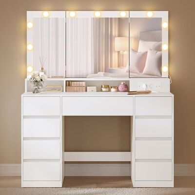 VASAGLE KAILYN Collection Coiffeuse avec 3 Miroirs Pliables, 11 Ampoules, Multiprise, 9 Tiroirs, Éclairage 3 Couleurs, Table de Maquillage, Installation des Rails sans Outils, Blanc Nuage RDT146WB01 - Publicité VASAGLE KAILYN Collection Coiffeuse avec 3 Miroirs Pliables, 11 Ampoules, Multiprise, 9 Tiroirs, Éclairage 3 Couleurs, Table de Maquillage, Installation des Rails sans Outils, Blanc Nuage RDT146WB01 - Publicité