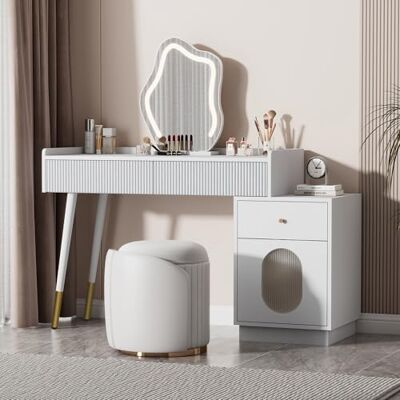 BTM Coiffeuse avec Miroir LED et éclairage Ensemble de Coiffeuse Blanche pour la Chambre à Coucher avec Trois tiroirs spacieux et Une Porte Dimensions : L100/H75/P40 cm (sans Tabouret) - Publicité BTM Coiffeuse avec Miroir LED et éclairage Ensemble de Coiffeuse Blanche pour la Chambre à Coucher avec Trois tiroirs spacieux et Une Porte Dimensions : L100/H75/P40 cm (sans Tabouret) - Publicité