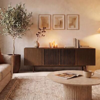 IDIMEX Meuble TV Linn L 180 cm en Bois Massif Coloris Noyer avec 4 Portes, Étagères Intérieures, Design Chaleureux à Lamelles, Meuble Télé avec Rangement Varié, Convient pour TV jusqu'à 203 cm (80") - Publicité IDIMEX Meuble TV Linn L 180 cm en Bois Massif Coloris Noyer avec 4 Portes, Étagères Intérieures, Design Chaleureux à Lamelles, Meuble Télé avec Rangement Varié, Convient pour TV jusqu'à 203 cm (80") - Publicité