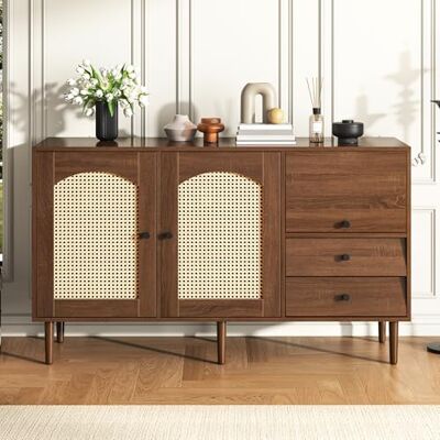 Merax Buffet avec insert en rotin, Commode moderne avec 3 portes et 2 tiroirs irréguliers, pour salon, salle à manger et chambre à coucher, 130 x 40 x 75,5 cm, Couleur bois foncé - Publicité Merax Buffet avec insert en rotin, Commode moderne avec 3 portes et 2 tiroirs irréguliers, pour salon, salle à manger et chambre à coucher, 130 x 40 x 75,5 cm, Couleur bois foncé - Publicité