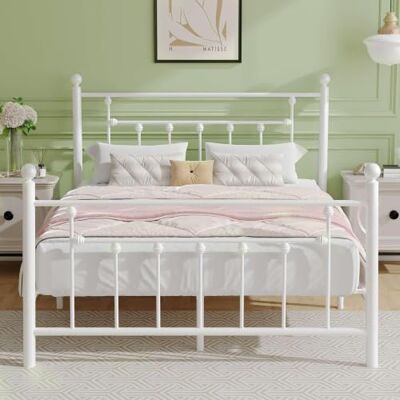 VECELO Cadre de Lit Double en Métal 140 x 200 cm avec Tête de Lit Haute, Style Vintage, Sommier à Lattes, Grand Espace de Rangement 32 cm, Blanc - Publicité VECELO Cadre de Lit Double en Métal 140 x 200 cm avec Tête de Lit Haute, Style Vintage, Sommier à Lattes, Grand Espace de Rangement 32 cm, Blanc - Publicité