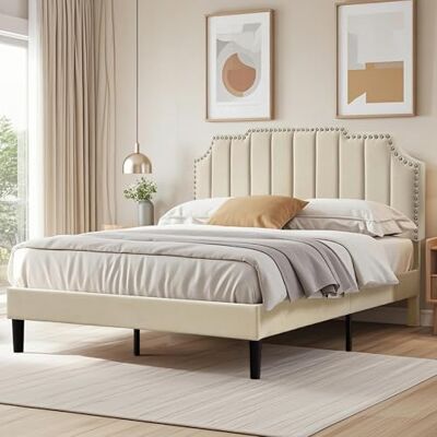 VECELO Cadre de Lit Double 140x190 cm avec Sommier à Lattes, Tête de Lit Rembourrée à Stries Verticales Décorée de Rivets Métalliques, Tissu en Velours Haut de Gamme, Beige - Publicité VECELO Cadre de Lit Double 140x190 cm avec Sommier à Lattes, Tête de Lit Rembourrée à Stries Verticales Décorée de Rivets Métalliques, Tissu en Velours Haut de Gamme, Beige - Publicité