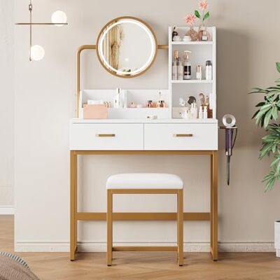 BTM Coiffeuse Moderne avec éclairage LED, Miroir Rotatif et Prises de Courant – Tabouret et Pieds en métal doré Inclus – 2 tiroirs + 2 étagères Ouvertes, Blanc, Dimensions : 80 × 138,5 × 40 cm - Publicité BTM Coiffeuse Moderne avec éclairage LED, Miroir Rotatif et Prises de Courant – Tabouret et Pieds en métal doré Inclus – 2 tiroirs + 2 étagères Ouvertes, Blanc, Dimensions : 80 × 138,5 × 40 cm - Publicité