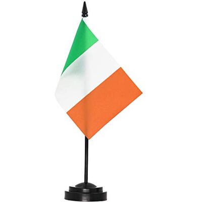 Anley Ireland Ensemble de drapeaux de bureau de luxe Drapeau irlandais miniature de bureau 6 x 4 pouces avec mât solide de 12 "- Couleurs vives et résistant à la décoloration Base noire - Publicité Anley Ireland Ensemble de drapeaux de bureau de luxe Drapeau irlandais miniature de bureau 6 x 4 pouces avec mât solide de 12 "- Couleurs vives et résistant à la décoloration Base noire - Publicité