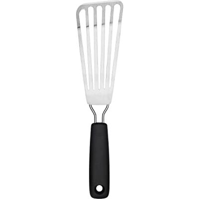 OXO Good Grips Petite spatule à poisson Spatule poissons et filets en inox pour la cuisine avec manche ergonomique et antidérapant Inox, 30 cm avec manche confortable, noir - Publicité OXO Good Grips Petite spatule à poisson Spatule poissons et filets en inox pour la cuisine avec manche ergonomique et antidérapant Inox, 30 cm avec manche confortable, noir - Publicité