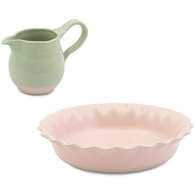 Jamie Oliver Big Love Proper Pie Plat à Tarte Rond en Grès avec Bords Festonnés, Rose, 28 X 28 cm et Pichet Vert à Vernis 650 ml, 19 X 11 cm, Passe au Micro-Ondes, Four, Lave-Vaisselle - Publicité Jamie Oliver Big Love Proper Pie Plat à Tarte Rond en Grès avec Bords Festonnés, Rose, 28 X 28 cm et Pichet Vert à Vernis 650 ml, 19 X 11 cm, Passe au Micro-Ondes, Four, Lave-Vaisselle - Publicité