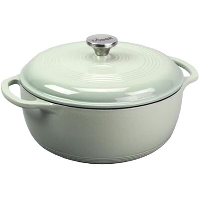 Lodge Cocotte en fonte émaillée de 6 litres avec couvercle – Deux poignées – Passe au four jusqu'à 260 °C ou sur la cuisinière – Utilisation pour mariner, cuisiner, cuire, réfrigérer et servir – Sauge - Publicité Lodge Cocotte en fonte émaillée de 6 litres avec couvercle – Deux poignées – Passe au four jusqu'à 260 °C ou sur la cuisinière – Utilisation pour mariner, cuisiner, cuire, réfrigérer et servir – Sauge - Publicité