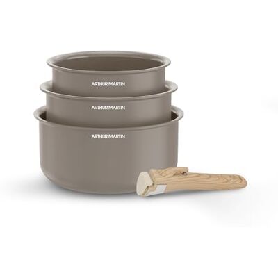 Arthur Martin Set de 3 Casseroles en Aluminium 2,5 mm, Revêtement Céramique et Poignée Effet Bois, Compatibles Tous Feux Dont Induction, 16-18-20 cm, Marron - Publicité Arthur Martin Set de 3 Casseroles en Aluminium 2,5 mm, Revêtement Céramique et Poignée Effet Bois, Compatibles Tous Feux Dont Induction, 16-18-20 cm, Marron - Publicité