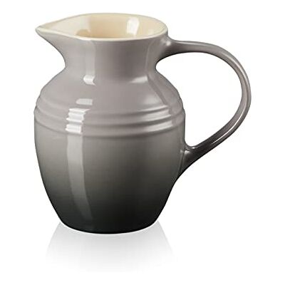 LE CREUSET Carafe à petit-déjeuner en grès, 600 ml, 550 g, Flint, 70903064440002 - Publicité LE CREUSET Carafe à petit-déjeuner en grès, 600 ml, 550 g, Flint, 70903064440002 - Publicité