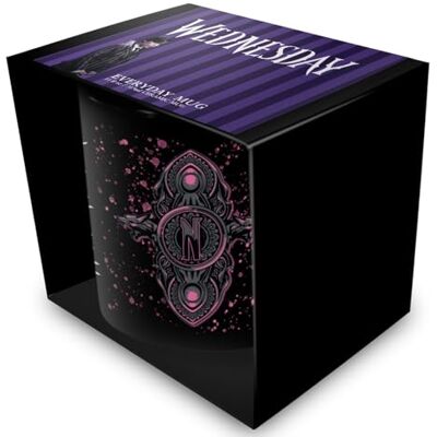 Pyramid Tasse en céramique noire de qualité supérieure Mercredi Saison 2 (Enid Grave) 315 ml – Tasse d'illustration de personnages colorés - Publicité Pyramid Tasse en céramique noire de qualité supérieure Mercredi Saison 2 (Enid Grave) 315 ml – Tasse d'illustration de personnages colorés - Publicité