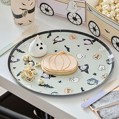Ginger Ray Lot de 8 assiettes en carton pour Halloween, vampire, sorcière, chauve-souris et crâne Boo - Publicité Ginger Ray Lot de 8 assiettes en carton pour Halloween, vampire, sorcière, chauve-souris et crâne Boo - Publicité