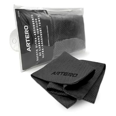 ARTERO Lavette ultra-absorbante ionisée en carbone pour chiens. Elle réduit le temps de séchage de 50% - Publicité ARTERO Lavette ultra-absorbante ionisée en carbone pour chiens. Elle réduit le temps de séchage de 50% - Publicité