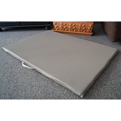 Hundebettenmanufaktur Tapis pour chien En cuir synthétique et mousse 3 cm Différentes dimensions et couleurs disponibles - Publicité Hundebettenmanufaktur Tapis pour chien En cuir synthétique et mousse 3 cm Différentes dimensions et couleurs disponibles - Publicité