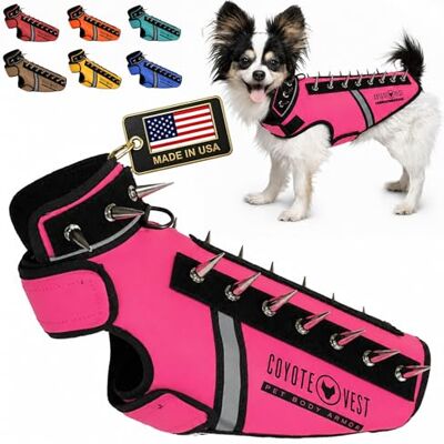 CoyoteVest SpikeVest Harnais réfléchissant pour Petits Chiens, Gilet avec Pics de Protection Contre Coyotes, Rapaces et attaques d’Animaux, conçu aux États-Unis, Taille XS, Rose - Publicité CoyoteVest SpikeVest Harnais réfléchissant pour Petits Chiens, Gilet avec Pics de Protection Contre Coyotes, Rapaces et attaques d’Animaux, conçu aux États-Unis, Taille XS, Rose - Publicité