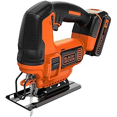 Black & Decker Scie sauteuse 18V 2,5 Ah 1 batterie 1 lame pour le bois Livrée en boite de rangement, BDCJS18E1-QW - Publicité Black & Decker Scie sauteuse 18V 2,5 Ah 1 batterie 1 lame pour le bois Livrée en boite de rangement, BDCJS18E1-QW - Publicité
