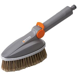 Gardena Brosse de Lavage à Main à brins Souples de : Brosse de Nettoyage Conductrice d'eau, idéale pour Le Nettoyage du mobilier de Jardin (5574-20) - Publicité Gardena Brosse de Lavage à Main à brins Souples de : Brosse de Nettoyage Conductrice d'eau, idéale pour Le Nettoyage du mobilier de Jardin (5574-20) - Publicité