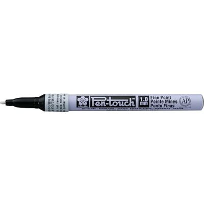 SAKURA Pen-Touch Marker Blanc fin Encre pigmentaire à base de solvant Largeur de trait de 1 mm Polyvalent pour le métal, le bois, le verre Utilisation industrielle et artistique - Publicité SAKURA Pen-Touch Marker Blanc fin Encre pigmentaire à base de solvant Largeur de trait de 1 mm Polyvalent pour le métal, le bois, le verre Utilisation industrielle et artistique - Publicité