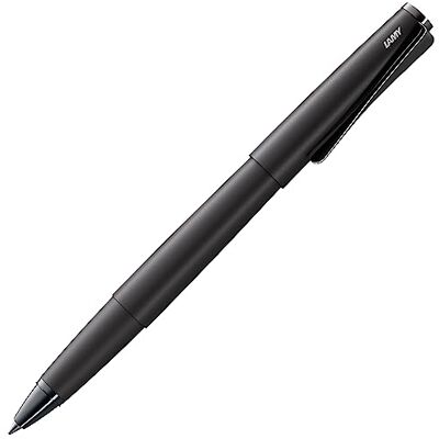 Lamy studio Lx all black stylo rollerball dans un élégant corps en métal avec clip en forme d'hélice et largeur de trait M avec recharge rollerball M 63 en noir - Publicité Lamy studio Lx all black stylo rollerball dans un élégant corps en métal avec clip en forme d'hélice et largeur de trait M avec recharge rollerball M 63 en noir - Publicité