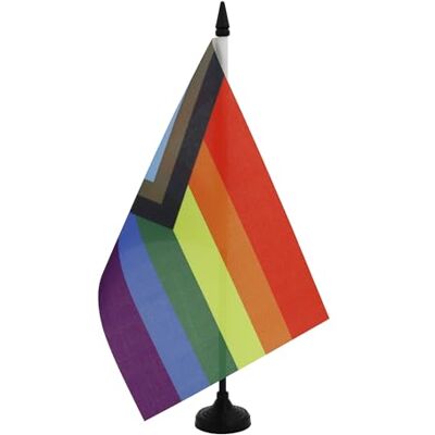 AZ FLAG Drapeau De Table LGBT Arc-En-Ciel Inclusion Progression 21x14 cm Petit Drapeau Fierté Lgbt De Bureau 100% Polyester Avec Hampe De 25cm Et Socle En Plastique Noir - Publicité AZ FLAG Drapeau De Table LGBT Arc-En-Ciel Inclusion Progression 21x14 cm Petit Drapeau Fierté Lgbt De Bureau 100% Polyester Avec Hampe De 25cm Et Socle En Plastique Noir - Publicité