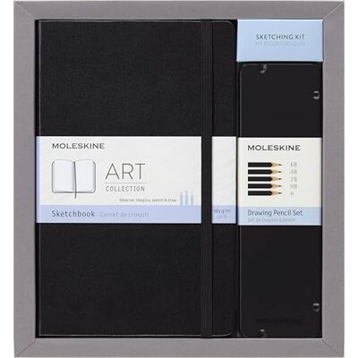 Moleskine Kit de Dessin Art Collection Carnet Album de Dessin, Couverture Rigide et Fermeture Elastique, Papier pour Crayons et Crayons de Couleur Noir Grand 13 x 21 cm, 104 Pages - Publicité Moleskine Kit de Dessin Art Collection Carnet Album de Dessin, Couverture Rigide et Fermeture Elastique, Papier pour Crayons et Crayons de Couleur Noir Grand 13 x 21 cm, 104 Pages - Publicité