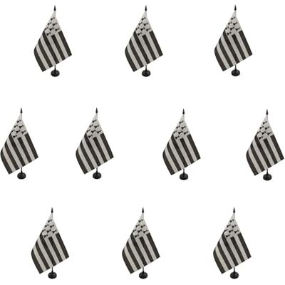 AZ FLAG Lot de 10 Drapeau De Table Bretagne 21x14 cm 10 Petits Drapeaux Breton France De Bureau 100% Polyester Avec Hampe De 25cm Et Socle En Plastique Noir - Publicité AZ FLAG Lot de 10 Drapeau De Table Bretagne 21x14 cm 10 Petits Drapeaux Breton France De Bureau 100% Polyester Avec Hampe De 25cm Et Socle En Plastique Noir - Publicité