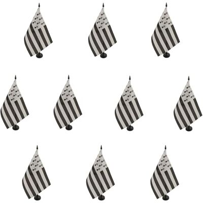 AZ FLAG Lot de 10 Drapeau De Table Bretagne Alternatif 21x14 cm 10 Petits Drapeaux Breton France De Bureau 100% Polyester Avec Hampe De 25cm Et Socle En Plastique Noir - Publicité AZ FLAG Lot de 10 Drapeau De Table Bretagne Alternatif 21x14 cm 10 Petits Drapeaux Breton France De Bureau 100% Polyester Avec Hampe De 25cm Et Socle En Plastique Noir - Publicité