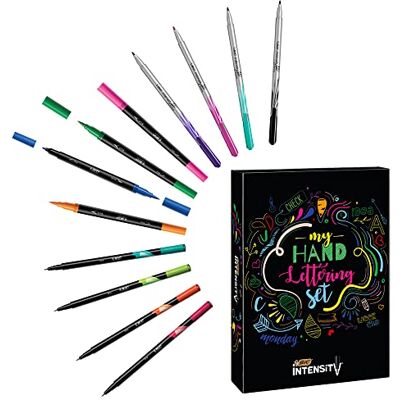 BIC My Hand Lettering Kit Stylos Feutres Intensity (x20 / 0,4 mm)/Medium (x12 / 0,7mm)/Dual Tip (x12 / Pointe Fine + Pinceau) et Modèles de Calligraphie, Coffret Cadeau de 44 - Publicité BIC My Hand Lettering Kit Stylos Feutres Intensity (x20 / 0,4 mm)/Medium (x12 / 0,7mm)/Dual Tip (x12 / Pointe Fine + Pinceau) et Modèles de Calligraphie, Coffret Cadeau de 44 - Publicité