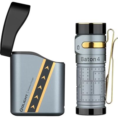 OLIGHT Baton 4 kit Lampe torche mini LED rechargeable avec étui de charge Lampe de poche jusqu'à 190 j autonomie, 1300 lm, portée 170 m, ultra-lumineuse compacte, IPX8, usage quotidien et camping - Publicité OLIGHT Baton 4 kit Lampe torche mini LED rechargeable avec étui de charge Lampe de poche jusqu'à 190 j autonomie, 1300 lm, portée 170 m, ultra-lumineuse compacte, IPX8, usage quotidien et camping - Publicité