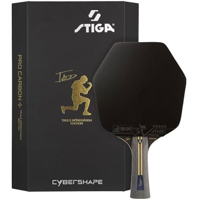 STIGA Pro Carbon Plus Cybershape Truls Edition Raquette de Ping-Pong 5 étoiles, Sweet Spot Plus Grand, Technologie Touch Carbon, Revêtements STAR5 approuvés par l'ITTF pour Les Joueurs offensifs - Publicité STIGA Pro Carbon Plus Cybershape Truls Edition Raquette de Ping-Pong 5 étoiles, Sweet Spot Plus Grand, Technologie Touch Carbon, Revêtements STAR5 approuvés par l'ITTF pour Les Joueurs offensifs - Publicité