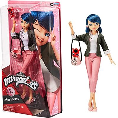Bandai Marinette Fashion Doll 26cm articulée Jouet - Publicité Bandai Marinette Fashion Doll 26cm articulée Jouet - Publicité