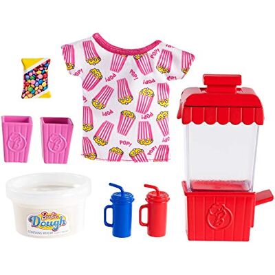 Barbie Pack Accessoires Cuisine et Pâtisserie Pop Corn, boîte de pâte à Modeler, Tee-Shirt pour poupée et Accessoires, Jouet pour Enfant, GHK39, Multicolore - Publicité Barbie Pack Accessoires Cuisine et Pâtisserie Pop Corn, boîte de pâte à Modeler, Tee-Shirt pour poupée et Accessoires, Jouet pour Enfant, GHK39, Multicolore - Publicité