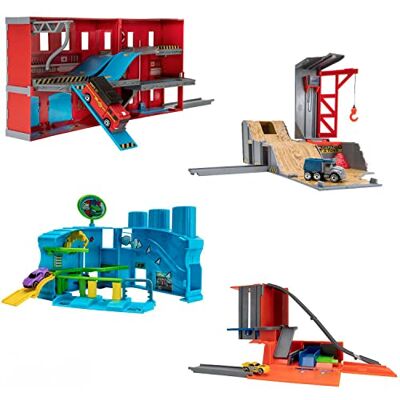 BANDAI Micro Machines Coffret Mini Univers 4 Univers différents avec Un véhicule Exclusif Inclus Caserne Pompier, Chantier, Station Lavage Auto ou Garage Modèle aléatoire JW0032 - Publicité BANDAI Micro Machines Coffret Mini Univers 4 Univers différents avec Un véhicule Exclusif Inclus Caserne Pompier, Chantier, Station Lavage Auto ou Garage Modèle aléatoire JW0032 - Publicité
