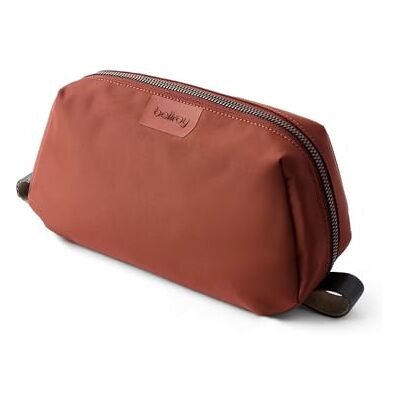 Toiletry Kit Bellroy, Trousse de Toilette de Voyage en Tissu résistante à l'eau (nécessaire de Toilette, Parfum, Accessoires de Rasage, Brosse à Cheveux, Brosse à Dents) Clay - Publicité Toiletry Kit Bellroy, Trousse de Toilette de Voyage en Tissu résistante à l'eau (nécessaire de Toilette, Parfum, Accessoires de Rasage, Brosse à Cheveux, Brosse à Dents) Clay - Publicité