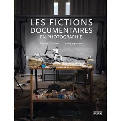 Gattinoni, Christian Les fictions documentaires en photographies - Publicité Gattinoni, Christian Les fictions documentaires en photographies - Publicité
