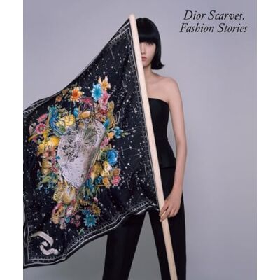 Frisa, Maria luisa/ch Dior Scarves Fashion Stories /anglais - Publicité Frisa, Maria luisa/ch Dior Scarves Fashion Stories /anglais - Publicité