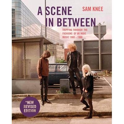 Knee, Sam A Scene In Between (revised edition) /anglais - Publicité Knee, Sam A Scene In Between (revised edition) /anglais - Publicité