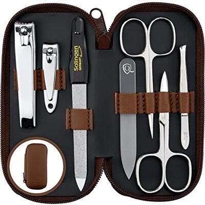 marQus kit manucure pedicure 7 pc. de Solingen kit manucure professionnelle cuir, 2 coupe ongle, limes a ongles Solingen, pince à épiler, 2 ciseaux, lime a ongle verre - Publicité marQus kit manucure pedicure 7 pc. de Solingen kit manucure professionnelle cuir, 2 coupe ongle, limes a ongles Solingen, pince à épiler, 2 ciseaux, lime a ongle verre - Publicité
