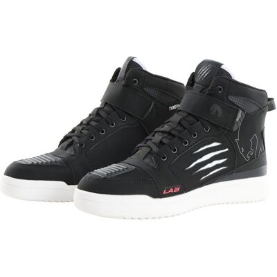 Baskets Moto Furygan TARMAC D3O® WATERPROOF Noir/Blanc - Publicité Baskets Moto Furygan TARMAC D3O® WATERPROOF Noir/Blanc - Publicité