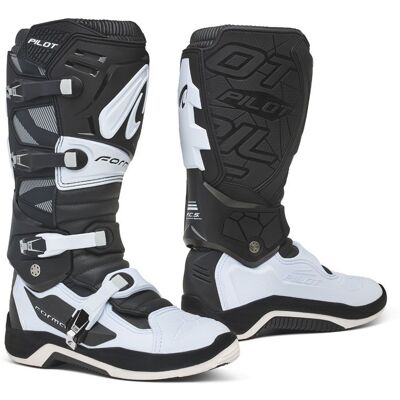 Bottes cross Forma PILOT BLACK/WHITE 2024 Noir/Blanc - Publicité Bottes cross Forma PILOT BLACK/WHITE 2024 Noir/Blanc - Publicité