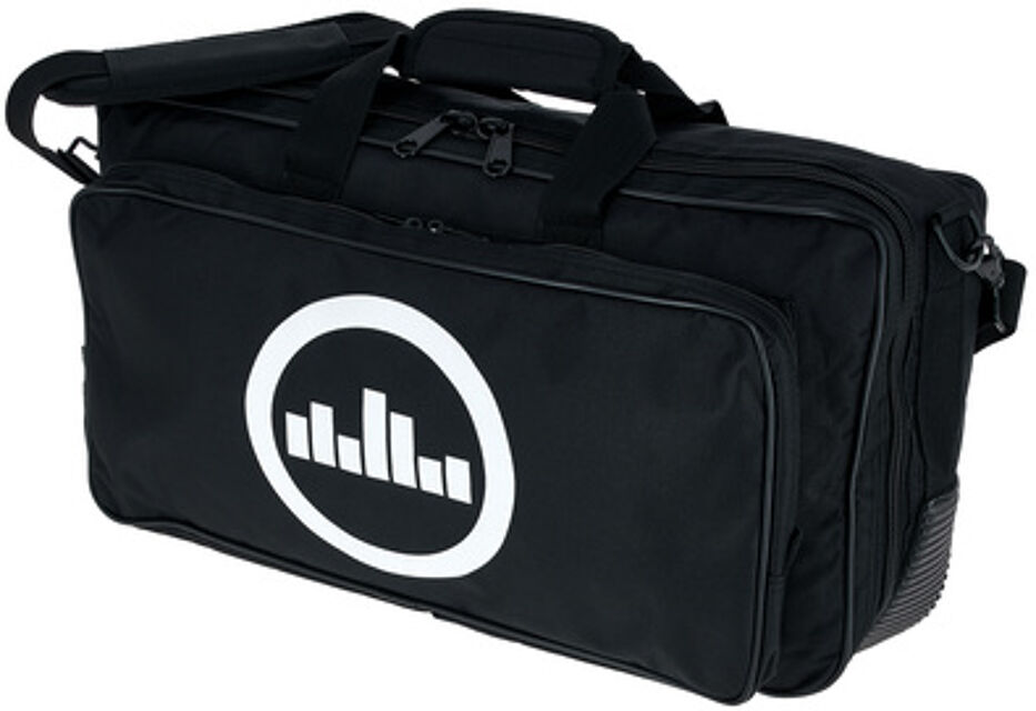 Solo 18 Softcase Noir
