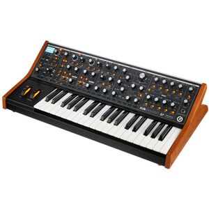 Moog Subsequent 37