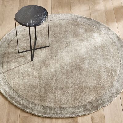 Am.Pm Χειροποίητο Χαλί Από Tencel™ Διάμετρος 250cm Μ250xπ250cm Μπεζ Διάμετρος 250cm Am.Pm Χειροποίητο Χαλί Από Tencel™ Διάμετρος 250cm Μ250xπ250cm Μπεζ Διάμετρος 250cm