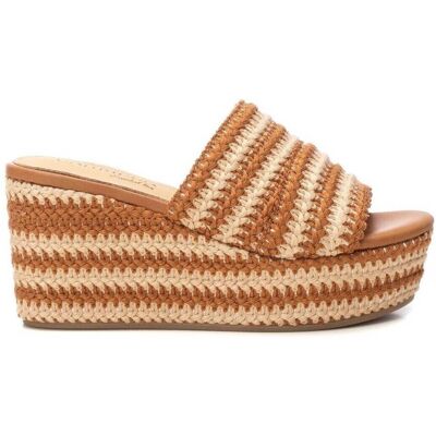 Σανδάλια με πλατφόρμα Carmela 162237 Beige 39 Σανδάλια με πλατφόρμα Carmela 162237 Beige 39