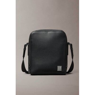 Calvin Klein ανδρικό τσαντάκι crossbody με λογότυπο - LV04D3293G Μαύρο ONE SIZE Calvin Klein ανδρικό τσαντάκι crossbody με λογότυπο - LV04D3293G Μαύρο ONE SIZE