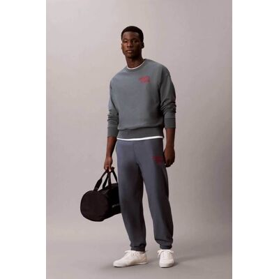 Calvin Klein Jeans ανδρικό παντελόνι φόρμας με κεντημένο λογότυπο Relaxed Fit - LV04LG216G Μπλε Misty M Calvin Klein Jeans ανδρικό παντελόνι φόρμας με κεντημένο λογότυπο Relaxed Fit - LV04LG216G Μπλε Misty M