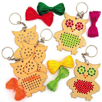 Baker Ross AX158 Eulen-Kreuzstich-Schlüsselanhänger aus Holz, Kreuzstich für Anfänger und für Kinder, Kunst- und Bastelprojekte, 5 Stück Baker Ross AX158 Eulen-Kreuzstich-Schlüsselanhänger aus Holz, Kreuzstich für Anfänger und für Kinder, Kunst- und Bastelprojekte, 5 Stück