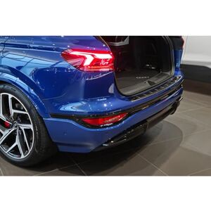 Avisa Schwarz Edelstahl Heckstoßstangenschutz kompatibel mit Audi Q6 e-tron (GFB) 2024- 'Shadow Premium' Avisa Schwarz Edelstahl Heckstoßstangenschutz kompatibel mit Audi Q6 e-tron (GFB) 2024- 'Shadow Premium'