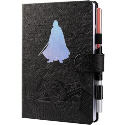 Grupo Erik Star Wars Darth Vader Notizbuch A5 Journal Tagebuch Geschenke Tagebuch mit Laserschwert-Stift Dotted Bullet Journal Ringbuch Mädchen und Jungen Einschulung Notizblock A5 14,8 × 21,0 cm Grupo Erik Star Wars Darth Vader Notizbuch A5 Journal Tagebuch Geschenke Tagebuch mit Laserschwert-Stift Dotted Bullet Journal Ringbuch Mädchen und Jungen Einschulung Notizblock A5 14,8 × 21,0 cm
